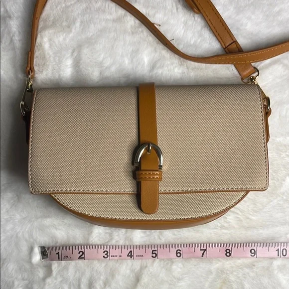 Faux Straw look PU  Cream and Tan Crossbody Bag with 2 removable straps - Picture 8 of 13